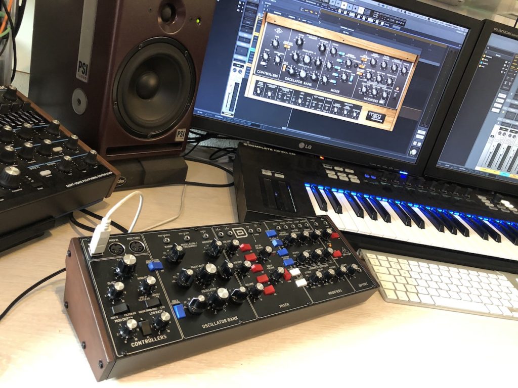 Vergelijking: Behringer D analoge synthesizer tegen de UAD LUNA Moog Minimoog software